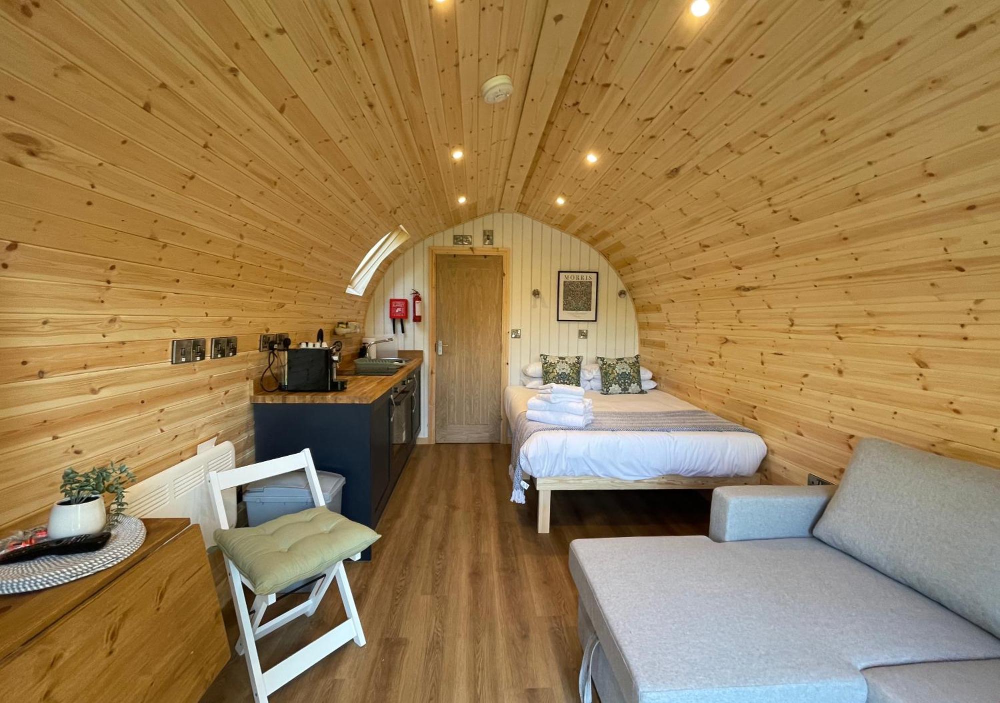 Great Hallingbury Lodges Exteriör bild